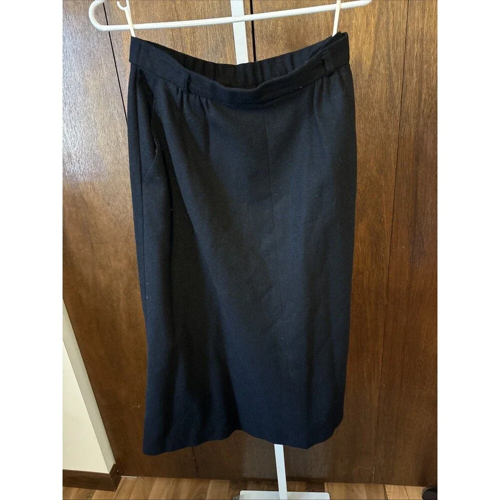 Vintage Koret Career Women’s Black 100% Wool 2 PC Skirt Suit Size 14 Made In USA